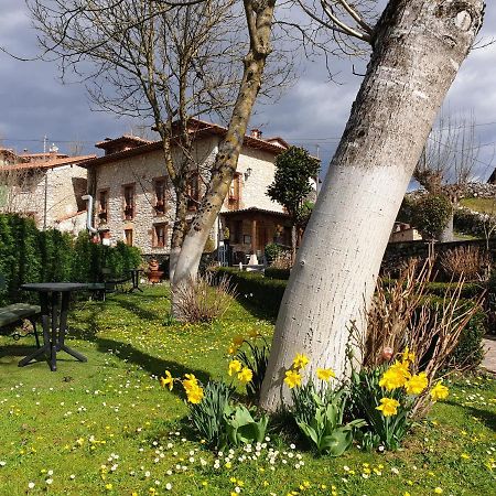 Gasthaus La Casona Del Jou Ortiguero Exterior foto