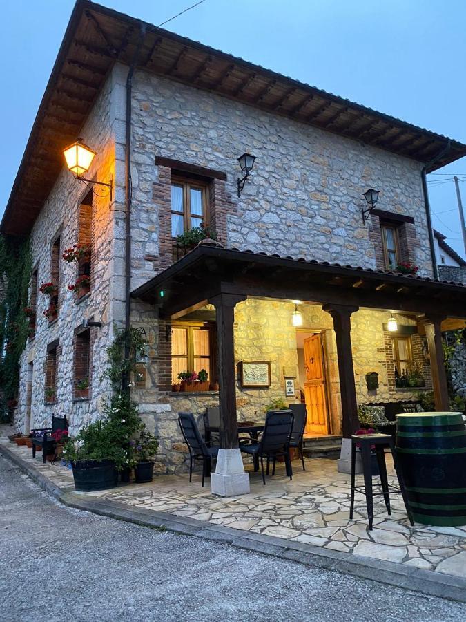 Gasthaus La Casona Del Jou Ortiguero Exterior foto